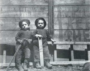Biyografi Freya Art Sosyal Fotoğrafçılığın Babası Jacob August Riis ve “How The Other Half Lives”