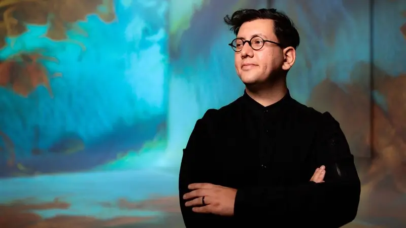 Refik Anadol Kimdir: Dijital Sanatın Yaratıcı Dehası Freya Art Refik Anadol Kimdir?