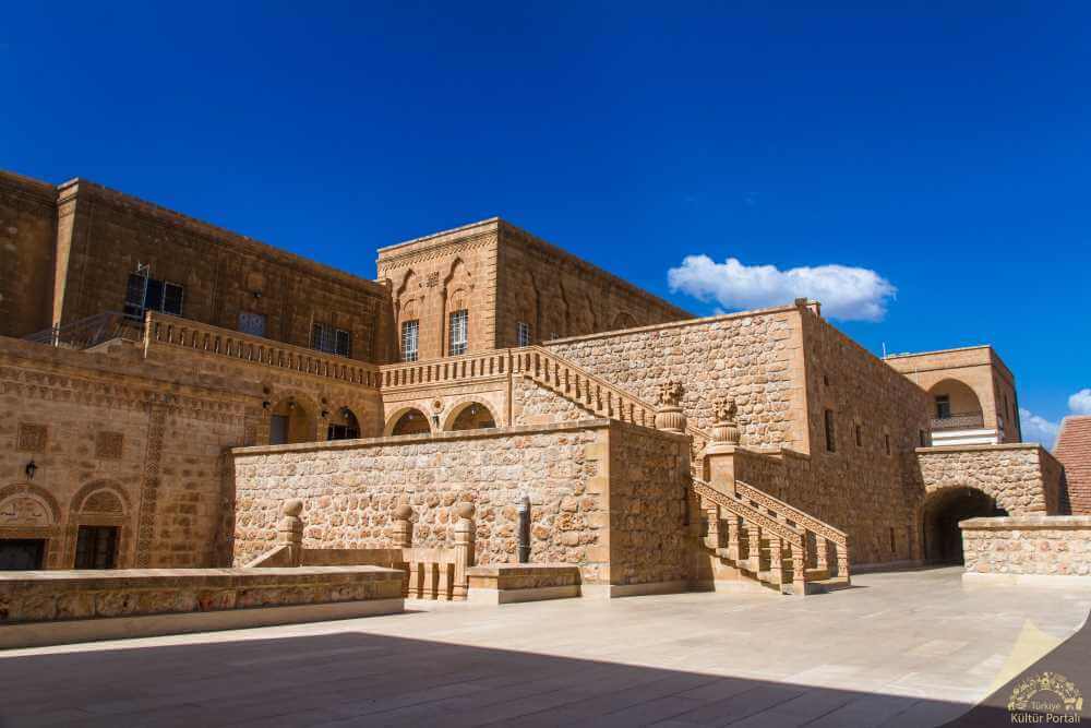 Midyat Gezilecek Yerler ve Detayları Freya Art Mor Gabriel Manastırı
