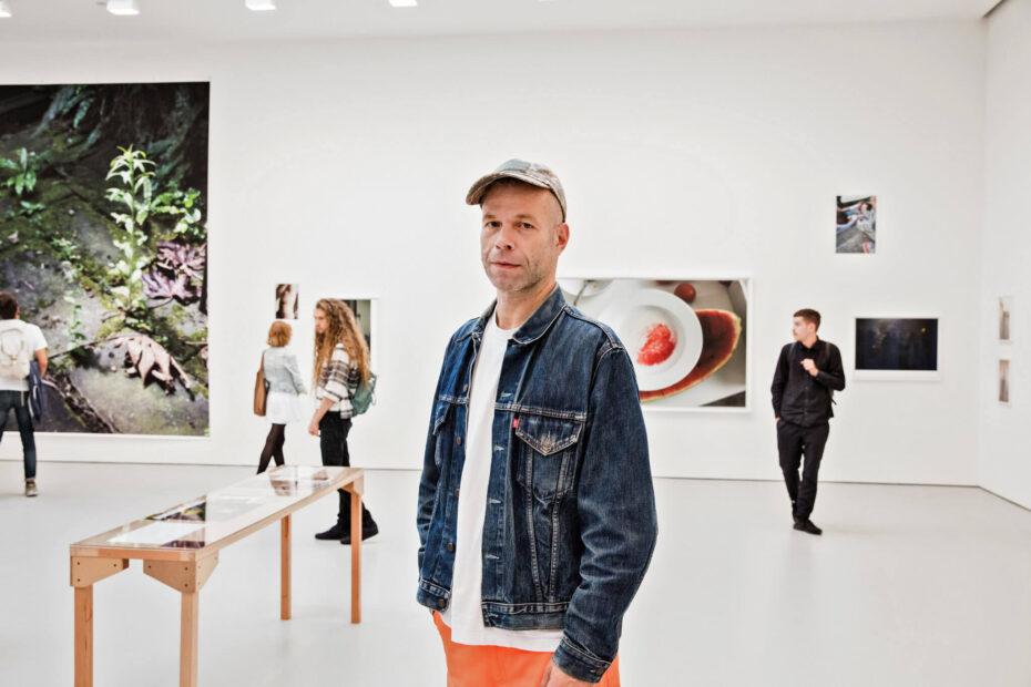 Wolfgang Tillmans Kimdir? Modern Fotoğrafçılığa Bakış Freya Art Wolfgang Tillmans Kimdir? Modern Sanata Bakış