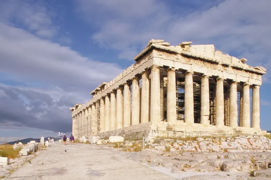 Akropolis’in İkonik Kadın Sütunlar Aslında Gerçek Değil